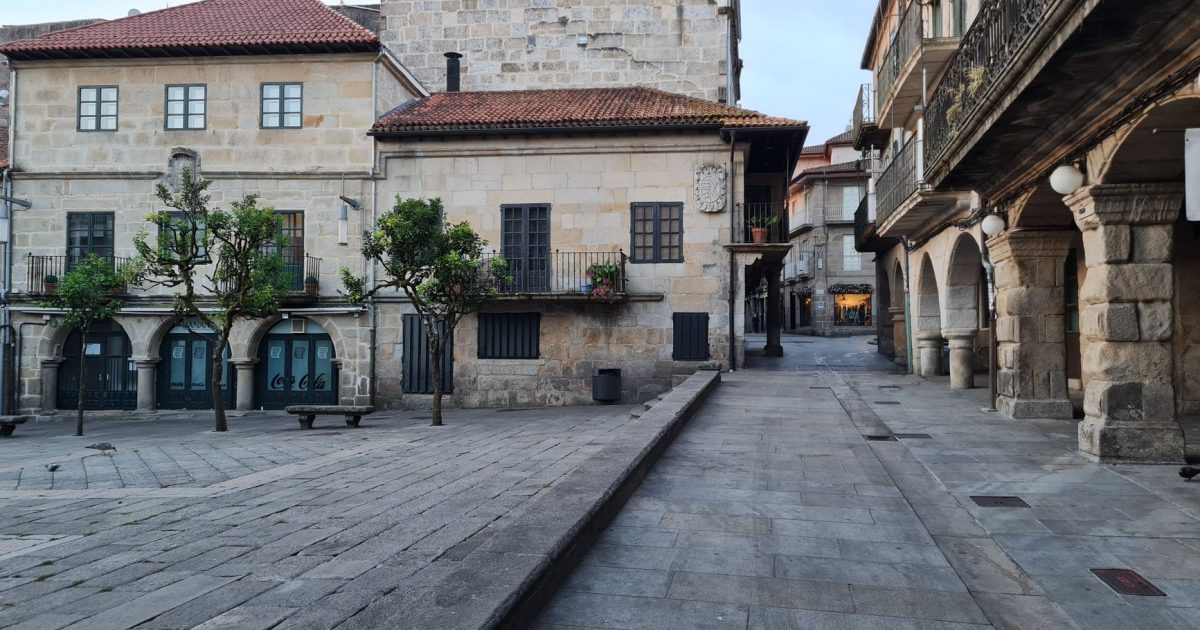 fachada farmacia casco antiguo Santiago de Compostela