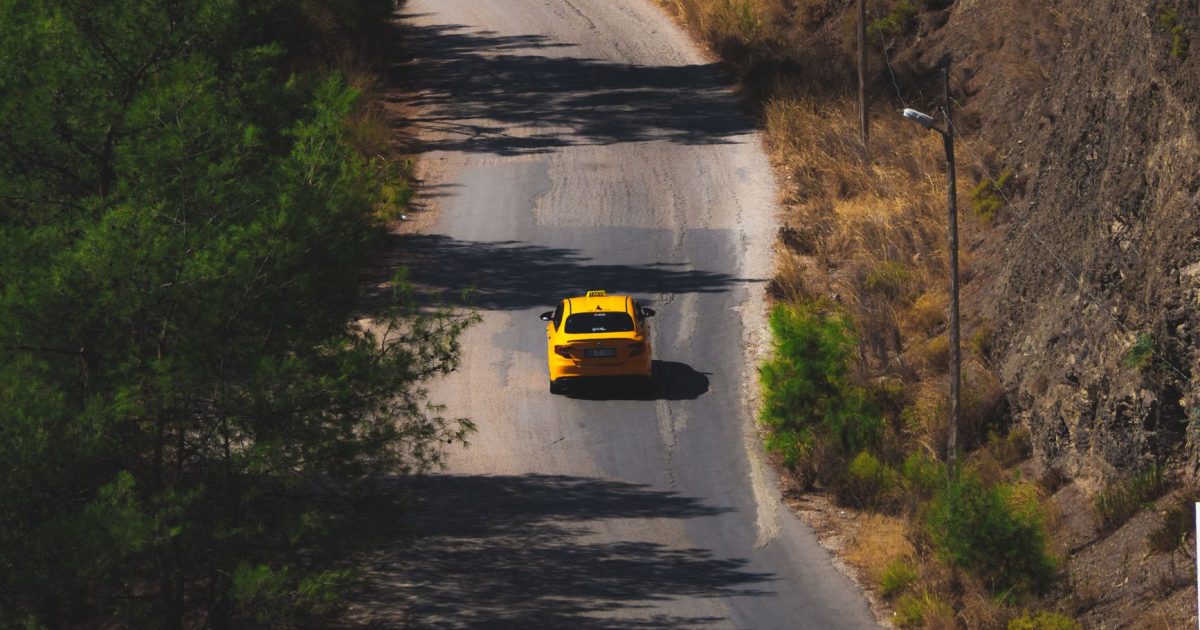 Taxi en el Camino de Santiago: cuándo pedirlo y cómo organizarlo